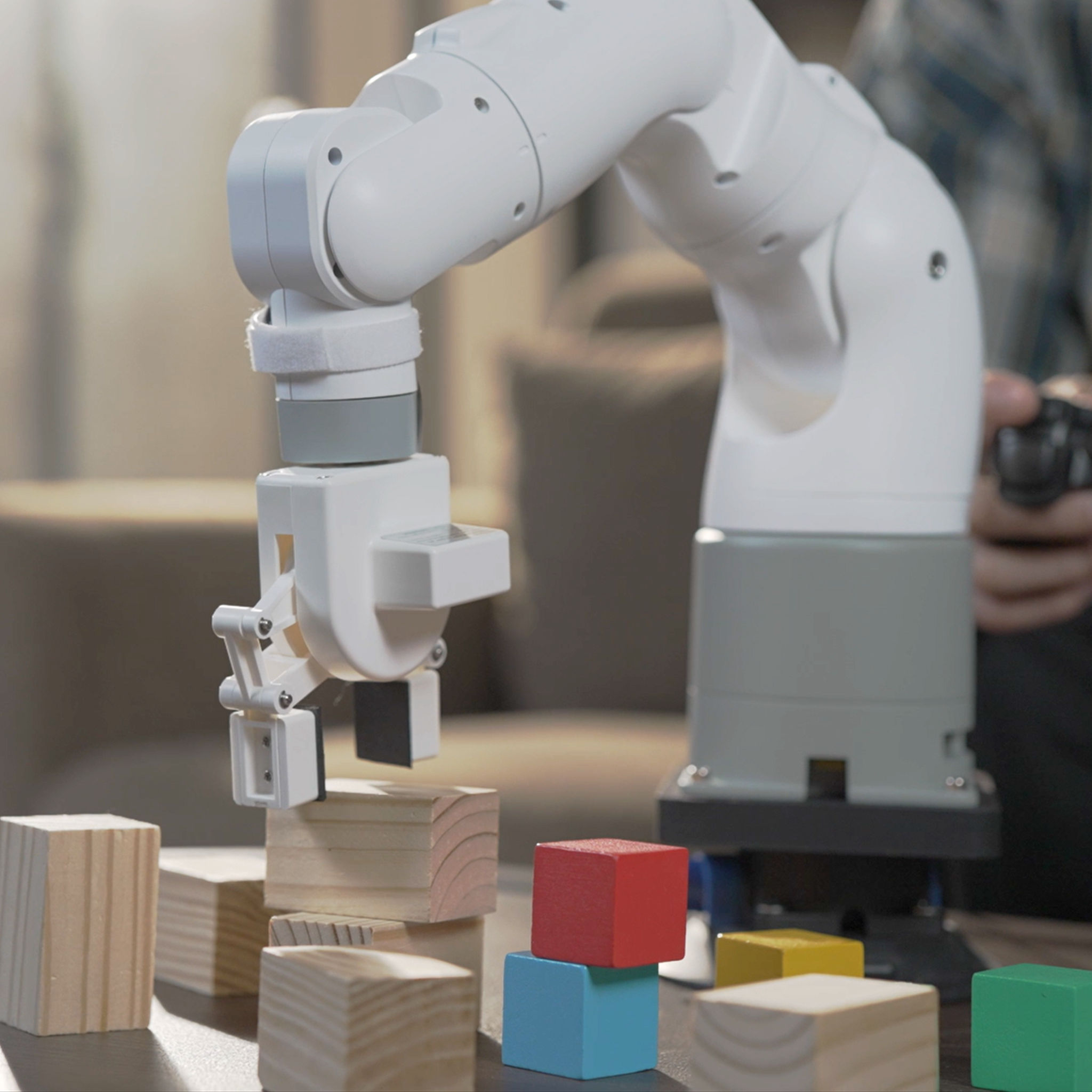 Elephant Robotics myArm 300 Pi 2023 - The Most Portable Desktop 7-Axis Robotic Arm